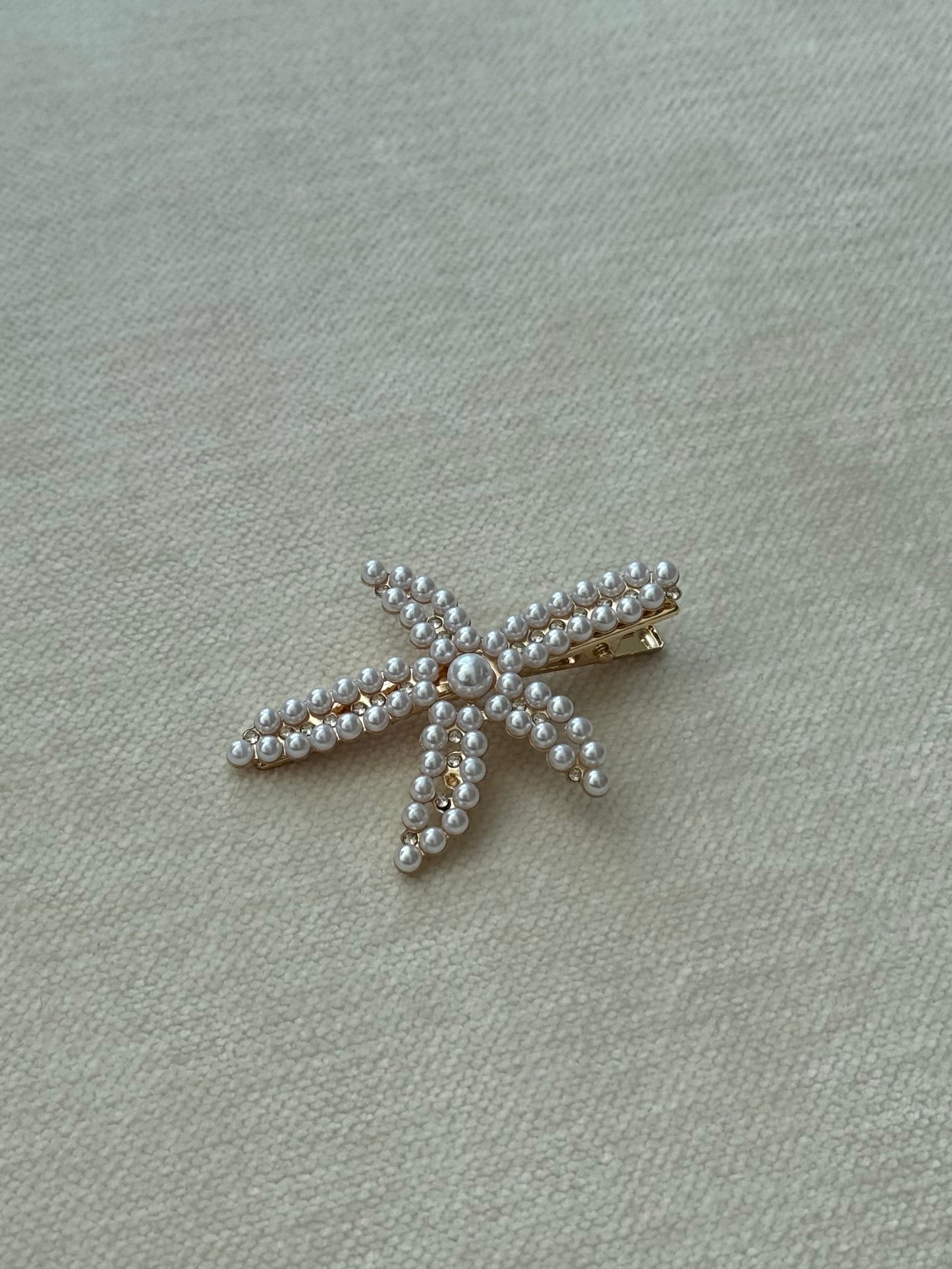 pearl starfish clip