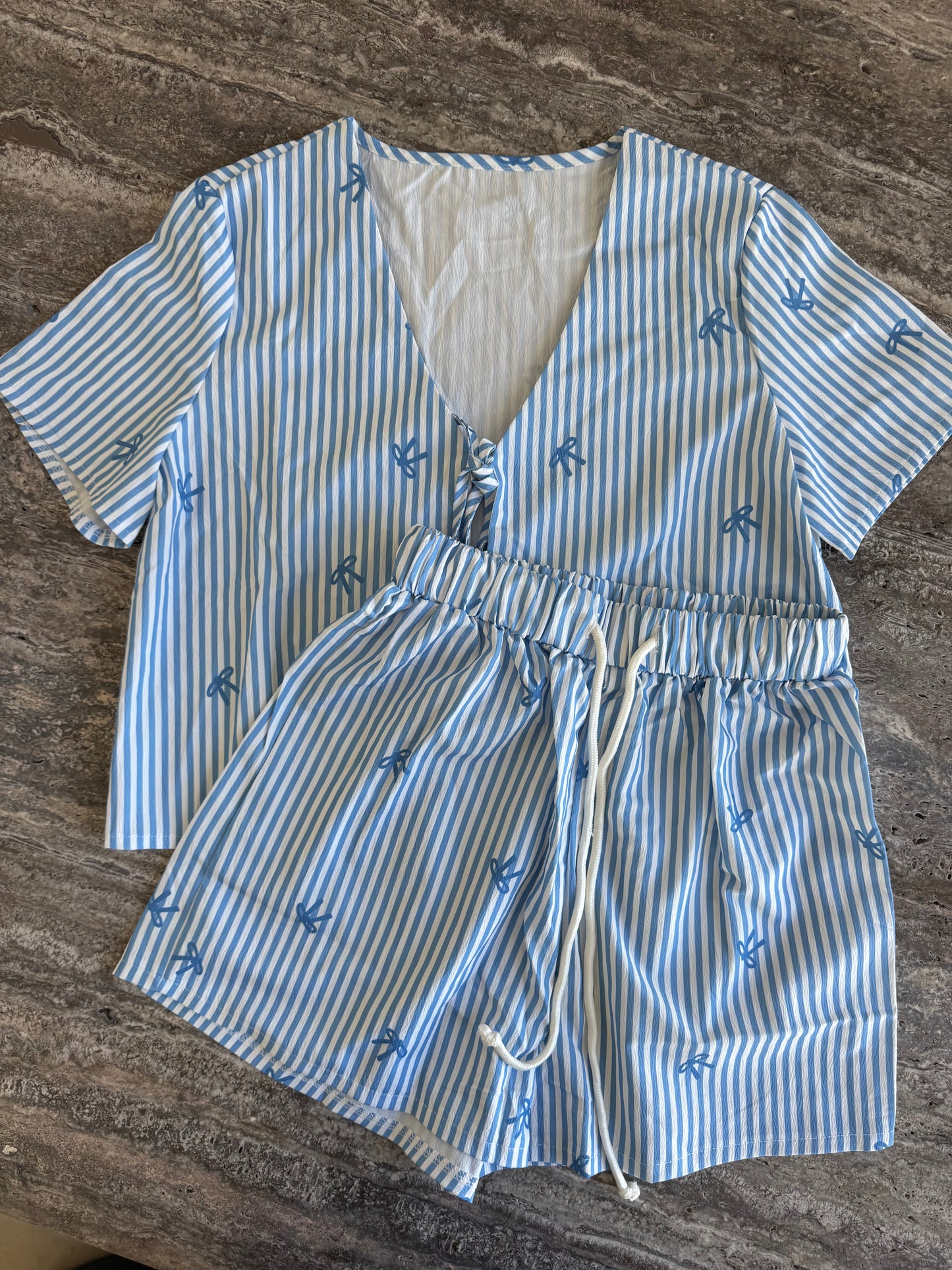 Blue stripes set