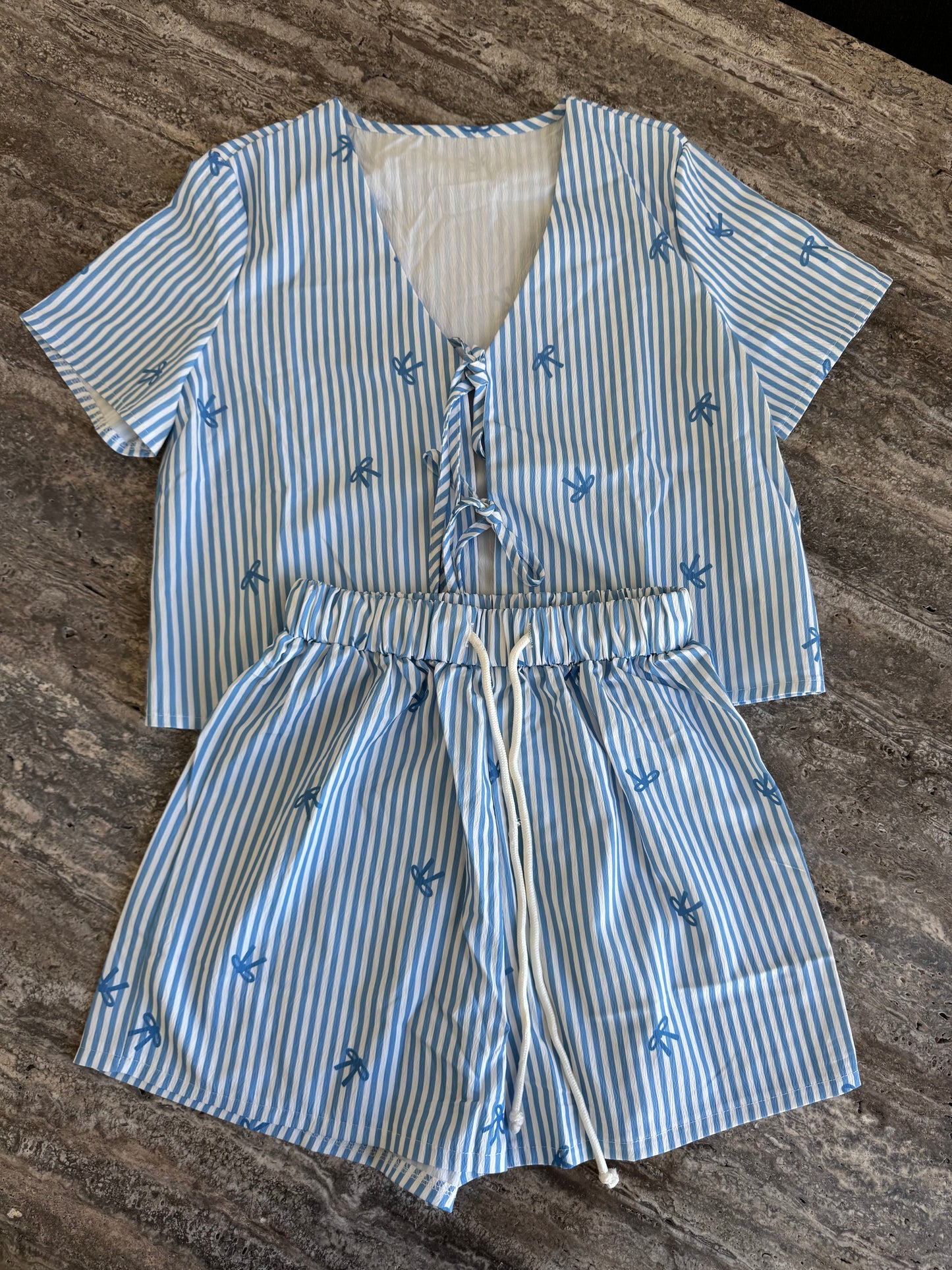 Blue stripes set