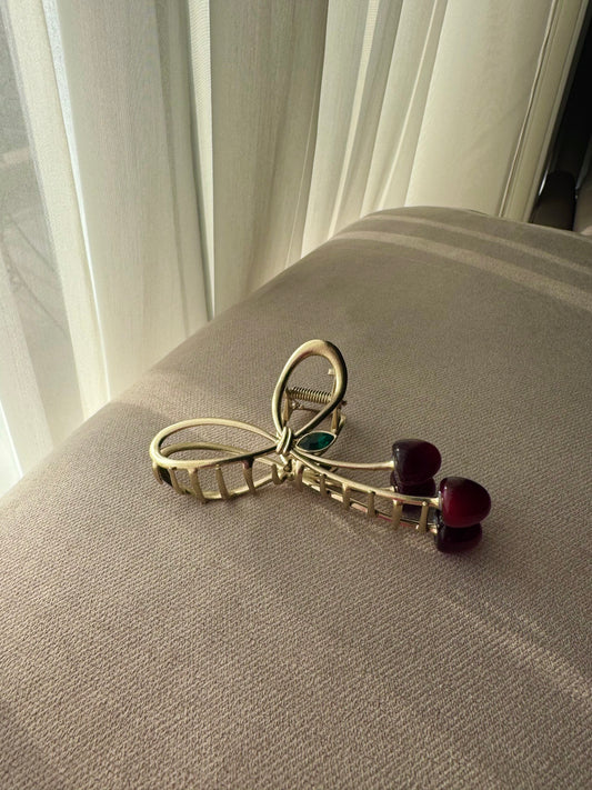 vintage cherry haiclip